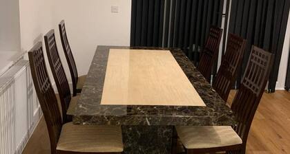 4bed House - Direct Links Into Central London