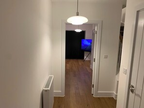 Interior - 4bed House - Direct Links Into Central London (South Ockendon)