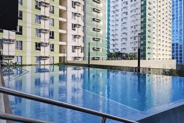 Outdoor pool - New Minimalist Condo at Cebu I.T. Park Avida Riala (Cebu City)
