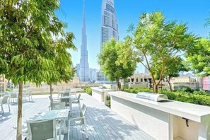 Interior - bnbme Chic Apt w/ Balcony, 5 min to Burj Khalifa (Dubai)