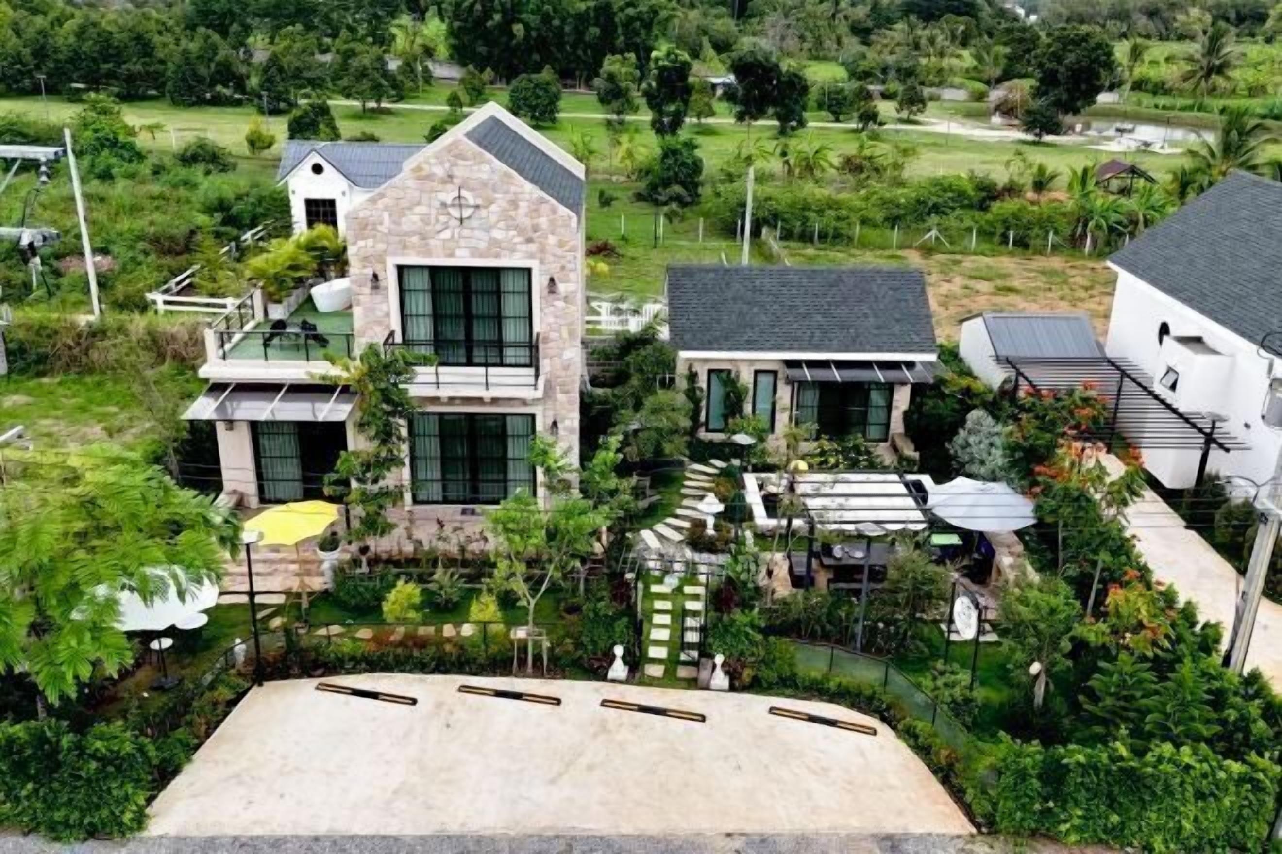 Enceinte de l’hébergement