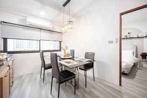 Dining - Spacious 4BR Family Chatuchak Market 12 sleeps (Bangkok)