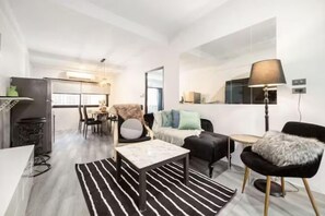 Room - Spacious 4BR Family Chatuchak Market 12 sleeps (Bangkok)