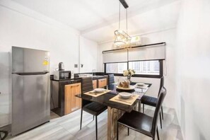 Restaurant - Spacious 4BR Family Chatuchak Market 12 sleeps (Bangkok)