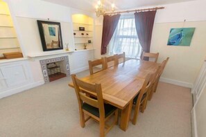 Room - Cloudbreak Hot Tub Log Burner, Dogs Welcome (Heanton Punchardon)