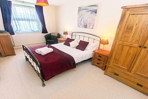 Room - Cloudbreak Hot Tub Log Burner, Dogs Welcome (Heanton Punchardon)