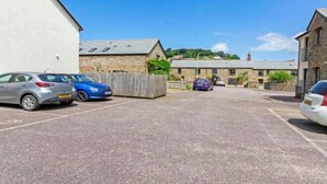 Parking - Oysters Sleeps 6 Modern Villa & Dog Friendly (North Devon District)