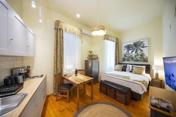 Room - Rainforest Studio Downtown by Pretty Apartments (Bucharest)