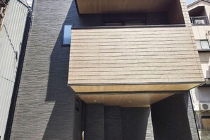 تفاصيل الفندق من الخارج