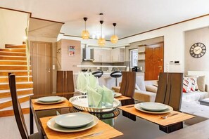 Unclassified image, 2 of 28, button - Lovehome-4BD Villa with views-15´~airport, 10´~MEC AE, 2´~bus stop,10´~Suburban Railway (Anatoliki Attiki)