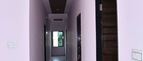 Deluxe Double Room | Laptop workspace, free WiFi