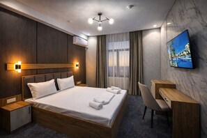 Iron/ironing board - Marco Polo (Tashkent)