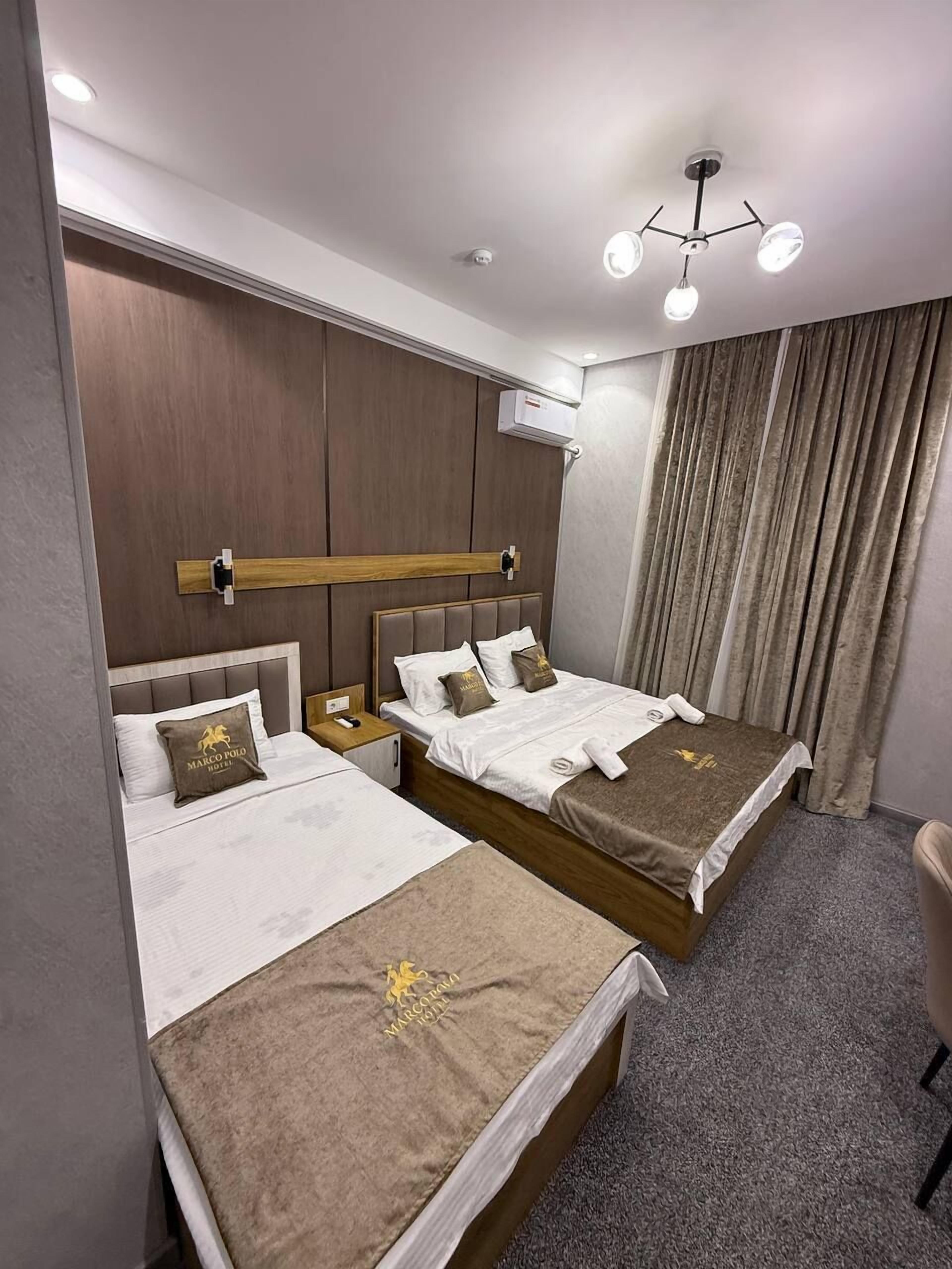 Tabla de planchar con plancha 