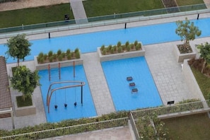 Outdoor pool - Luxury 2BR Burj Khalifa View Dubai Mall (Dubai)