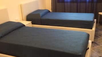 2 habitaciones, tabla de planchar con plancha, wifi y ropa de cama