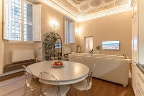 تناول الطعام