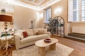 Living area - Bella Benci Firenze Apartment (Florence)