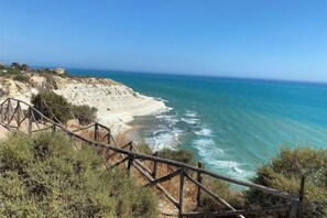 Unclassified image, 4 of 15, button - House Scala Dei Turchi (Realmonte)