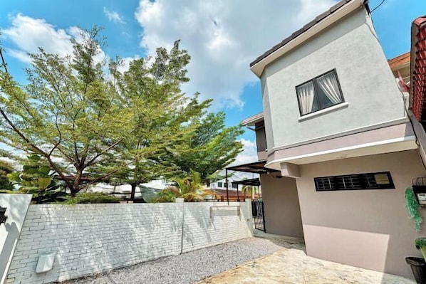 Enceinte de lâhĂ©bergement