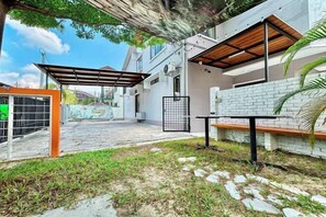 Garden - Auguri Bercham Landed 6BR Karaoke Set BBQ (Ipoh)