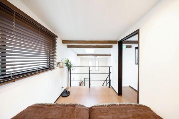 Room - 【Antiques Gifu Station East】Entire Villa for up to 10 Guests 10-Min Walk from JR Gifu Station (Gifu)