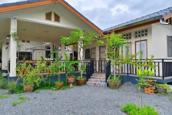 Exterior - Chiang Mai Downtown Privacy Home (Chiang Mai)