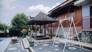 Gambar tidak terklasifikasi, 4 dari 12, tombol