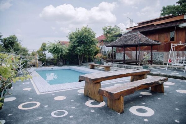 Piscina a l'aire lliure