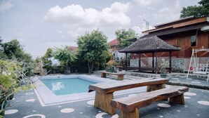 Gambar tidak terklasifikasi, 2 dari 12, tombol