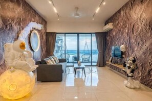 Living area - Country Garden Seaview Suite by Nest Home at Danga Bay (Johor Bahru)