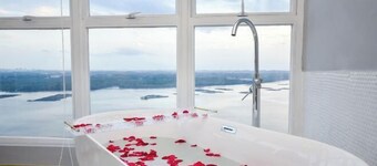 Country Garden Seaview Suite by Nest Home at Danga Bay