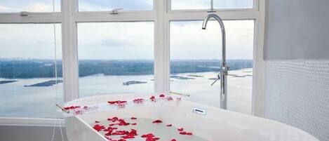 Bathroom | Free toiletries