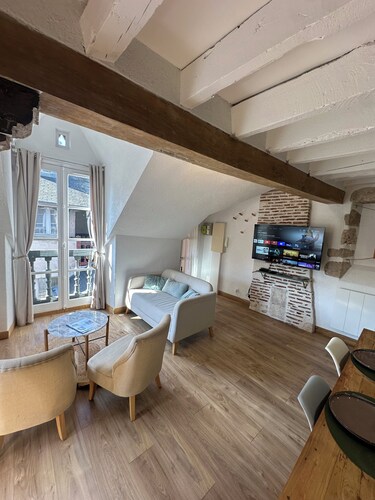 Appartement de charme 🧡 face au Château Royal