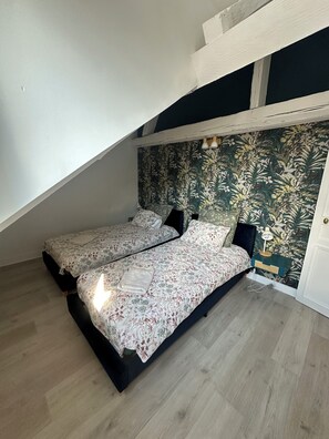 واي فاي وملاءات أسرّة