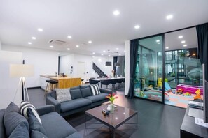 Ballroom - Oxygen PoolVilla Pattaya Jomtien Beach 1 km. walking street 5 km. (Pattaya)