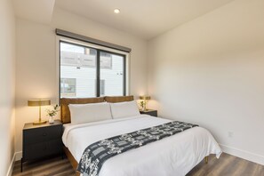 5 bedrooms, iron/ironing board, free WiFi, bed sheets