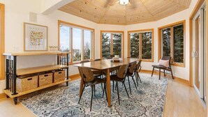 Dining - Viewhouse | Private Beach Access | Walkable | EV (Spring Lake)