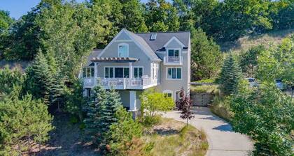 Viewhouse | Private Beach Access | Walkable | EV