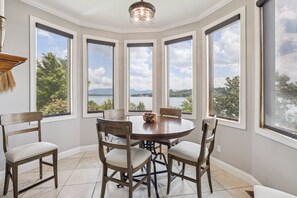 تناول الطعام