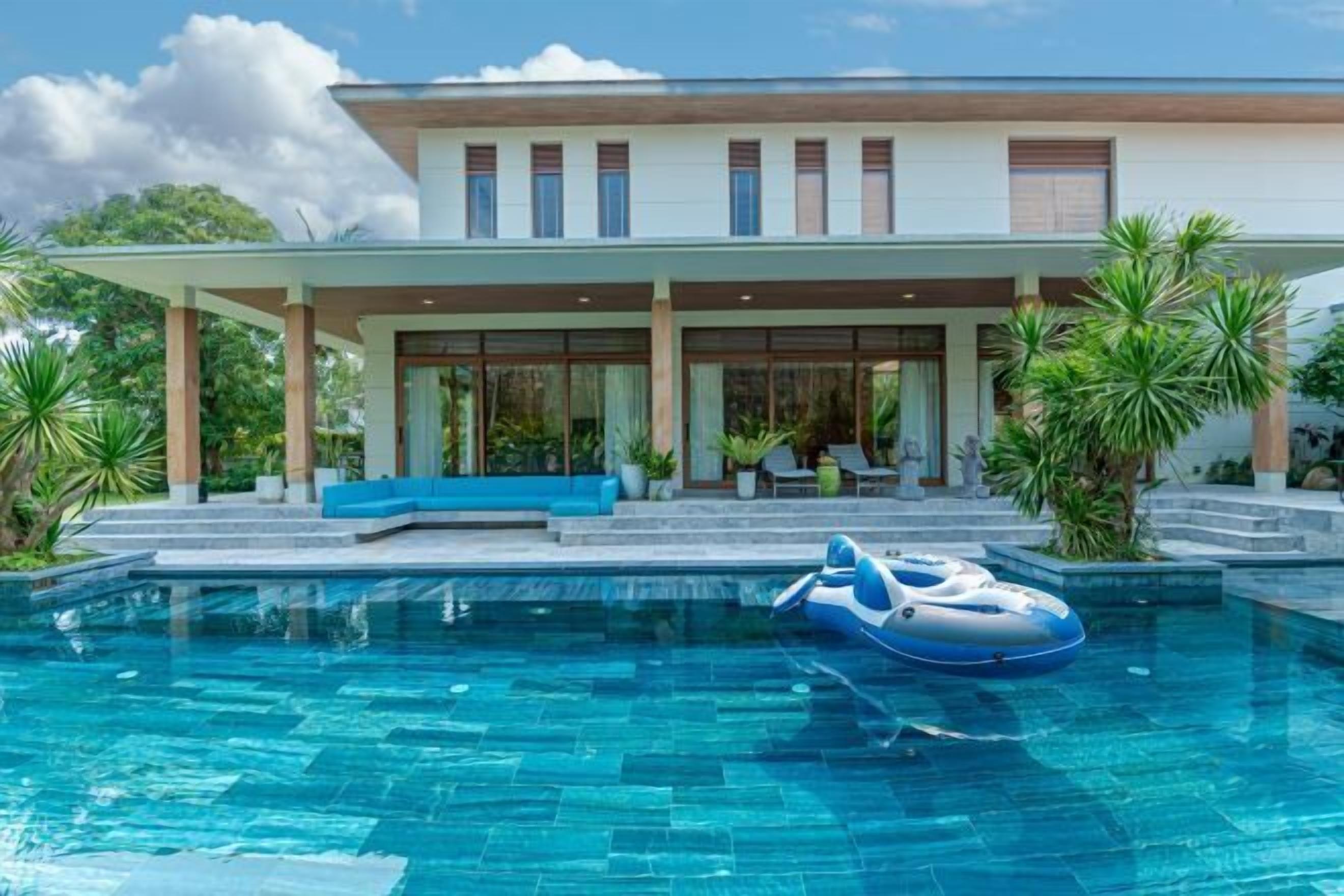 Pantai pribadi di sekitar