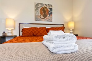 4 bedrooms, iron/ironing board, WiFi, bed sheets