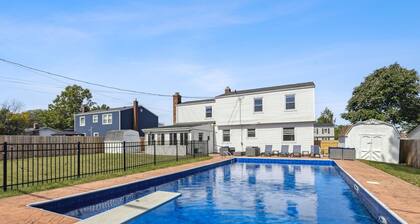 Ultimate Group Escape , Heated Pool - 12 Guests