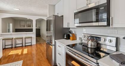 Ultimate Group Escape , Heated Pool - 12 Guests