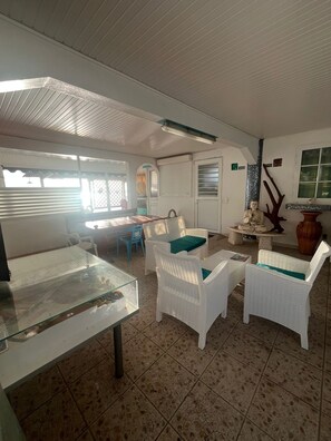 Interior - Studio sea view, waterfront in Le Prêcheur! (Le Prêcheur)