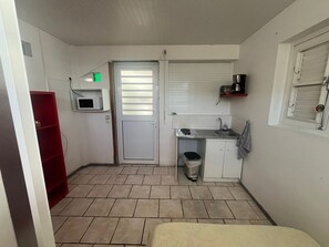 Private kitchen - Studio sea view, waterfront in Le Prêcheur! (Le Prêcheur)