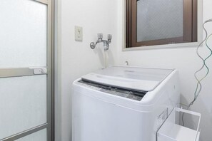 Interior - New/Ueno station 7min walk/Inarimachi station 2min/max 8 people/Ginza Asakusa area (Tokyo)