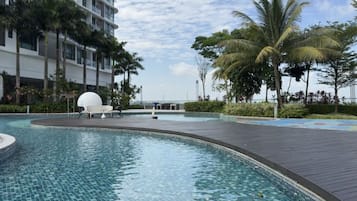 Kolam renang outdoor