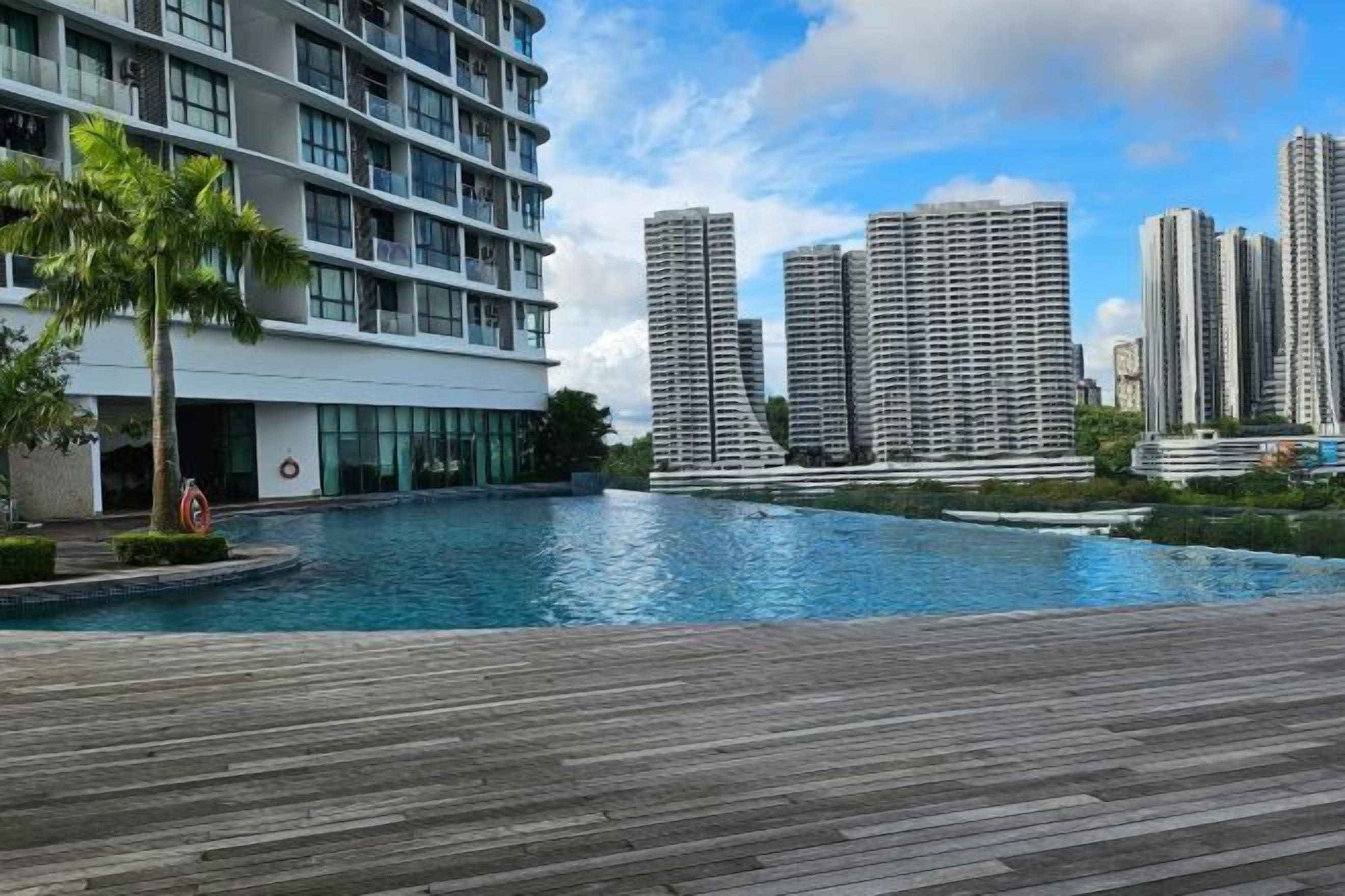 Kolam renang terbuka