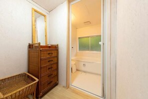 Bathroom - [Kao HOUSE Jakusui-an] 100-year-old traditional Japanese house stay (Katori)