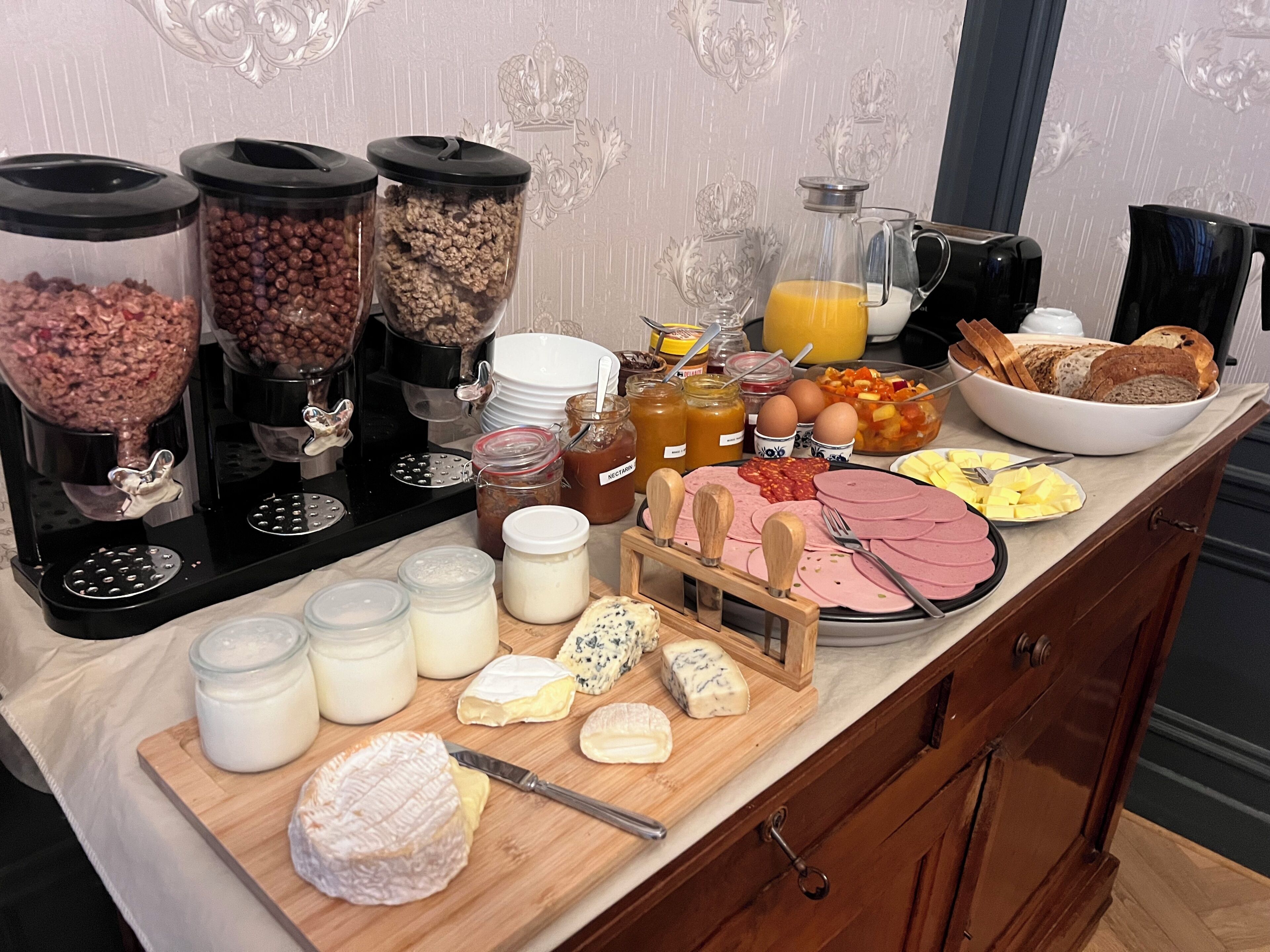 Petit déjeuner buffet servi tous les jours en supplément